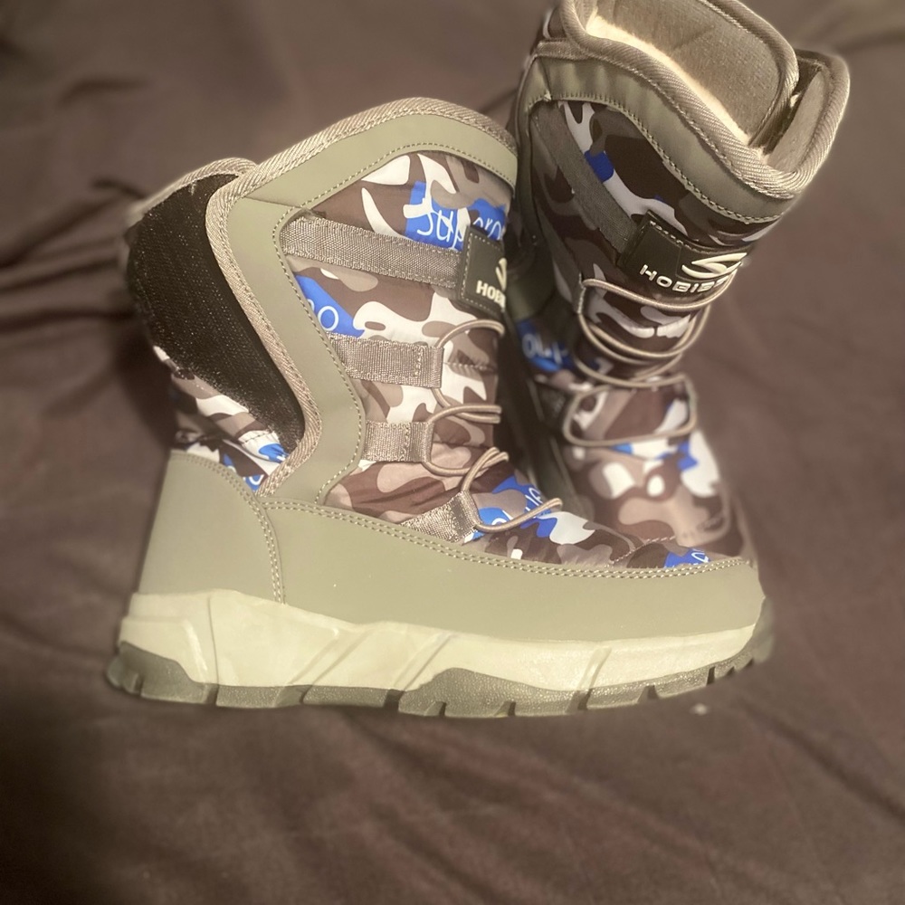 Hobibear Toddler Boy’s Camo Design Winter Boots Gray Blue Size 2 NWT